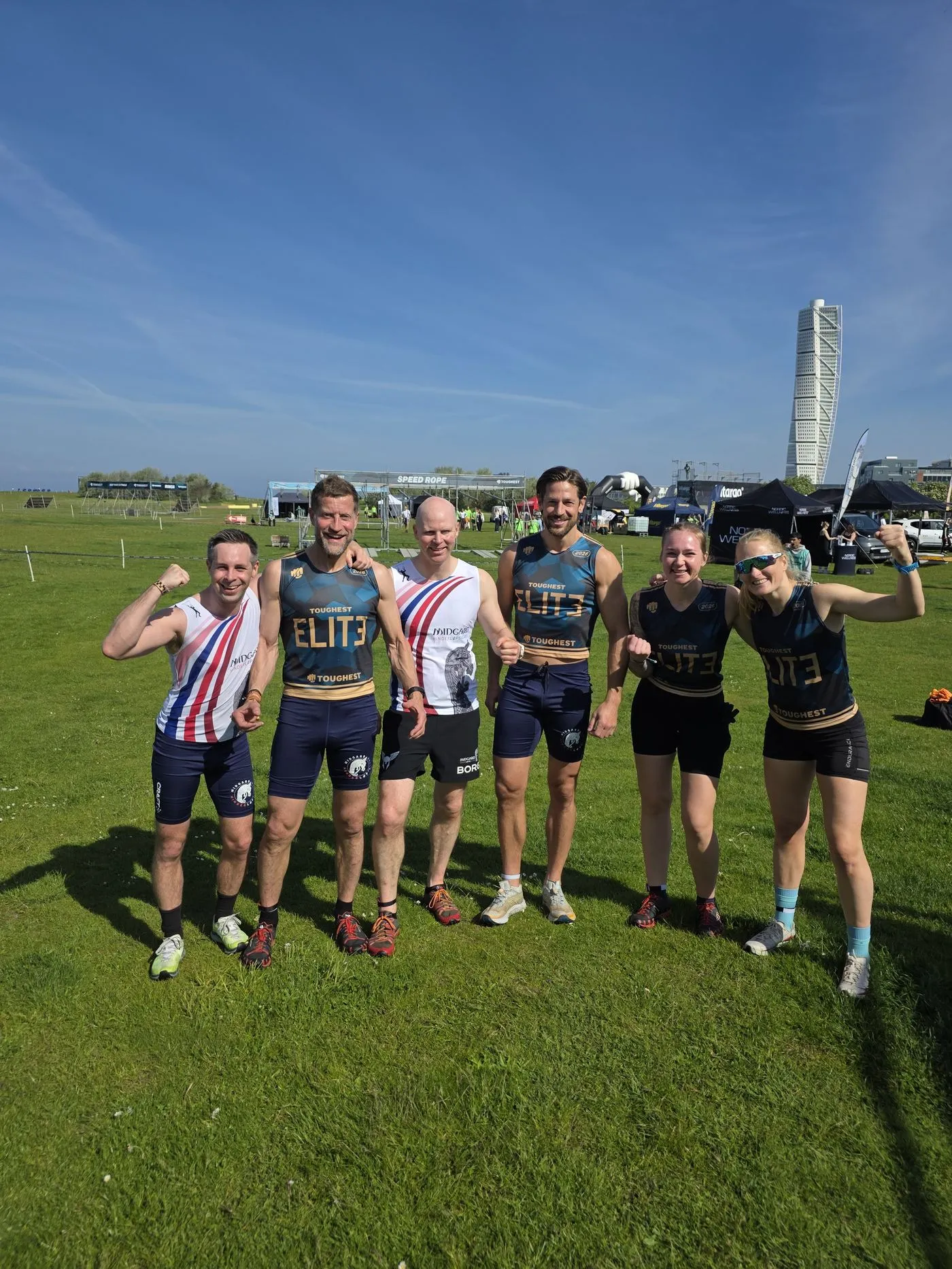Teamet samlet foran klubbteltet